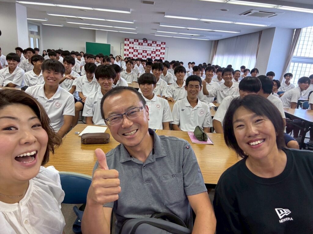豊川高校サッカー部の農業体験発表会2